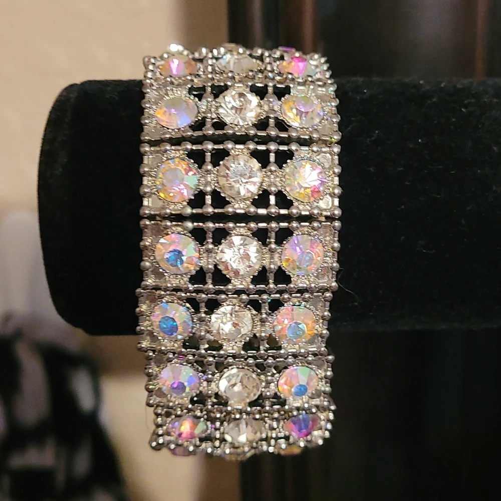 J Lo Multi-Color Bling Expandable Bracelet - Picture 3 of 8